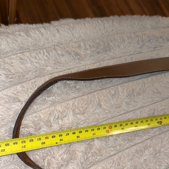 Loewe Tan Leather Shoulder Bag - Picture 12 of 17